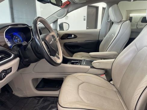 Used 2021 Chrysler Pacifica Limited w/ Premium & Safety Sphere Group AWD/4WD image 16