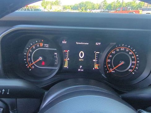 New 2025 Jeep Gladiator High Tide image 32