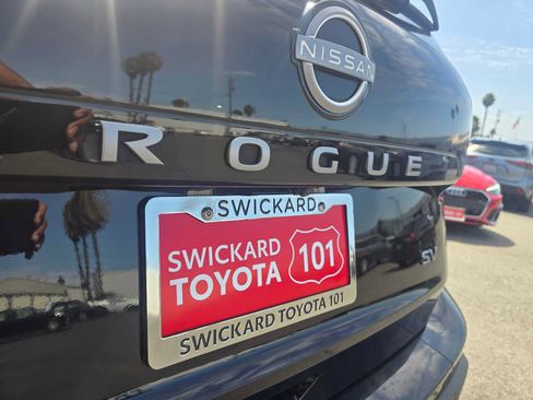 Used 2024 Nissan Rogue SV FWD image 13