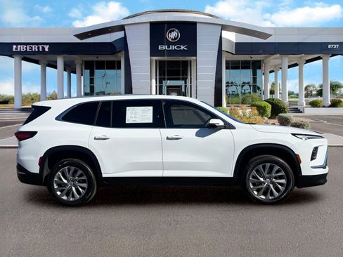 Used 2025 Buick Enclave Preferred AWD/4WD image 3