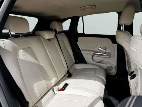 Used 2021 Mercedes-Benz GLA 250 4MATIC w/ Premium Package image 45
