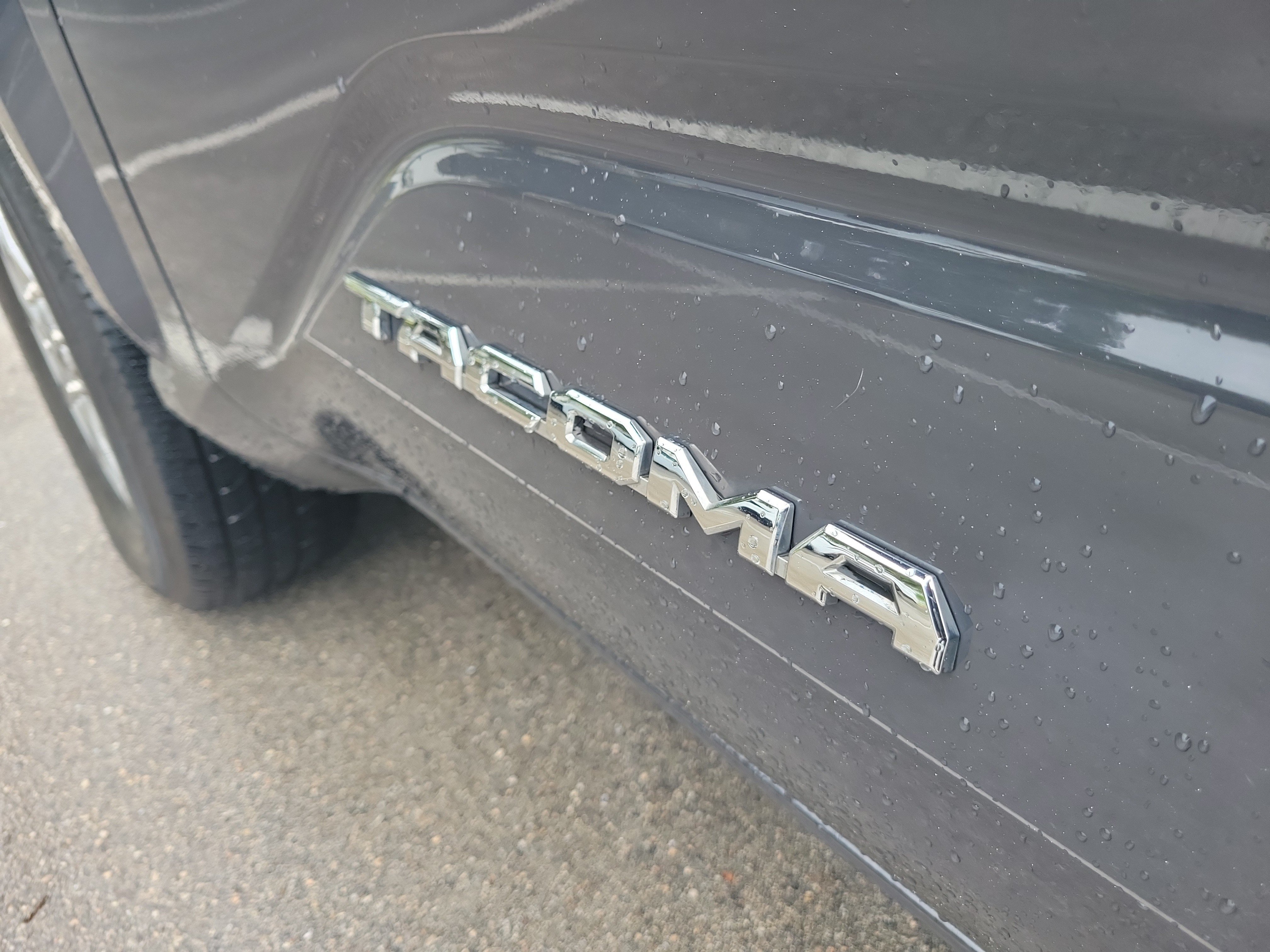 Used 2025 Toyota Tacoma SR5 RWD image 10