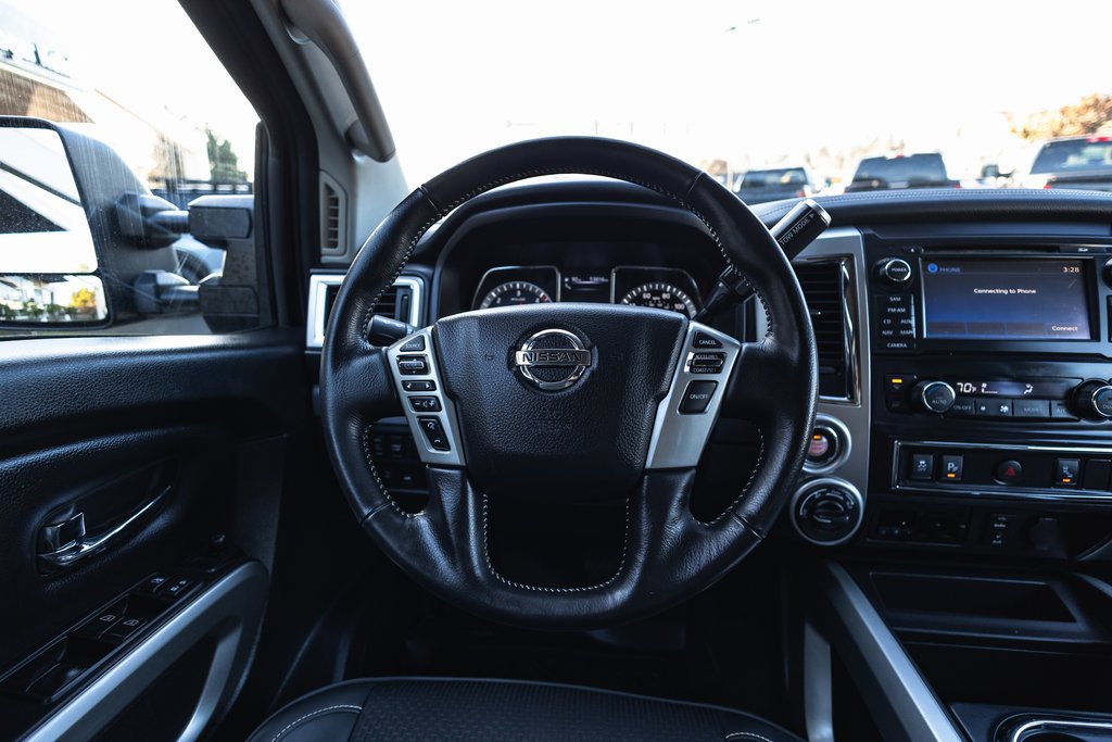 Used 2018 Nissan Titan PRO-4X AWD/4WD image 31