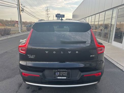 Certified 2025 Volvo XC40 B5 Plus image 3