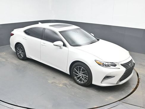 Used 2017 Lexus ES 350 w/ Luxury Package FWD image 30