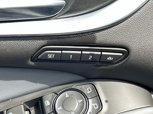 Used 2018 Buick Enclave Premium w/ Experience Buick Package FWD image 29