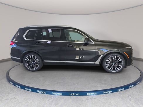 Certified 2025 BMW X7 xDrive40i image 4