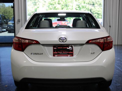 Used 2018 Toyota Corolla LE FWD image 4