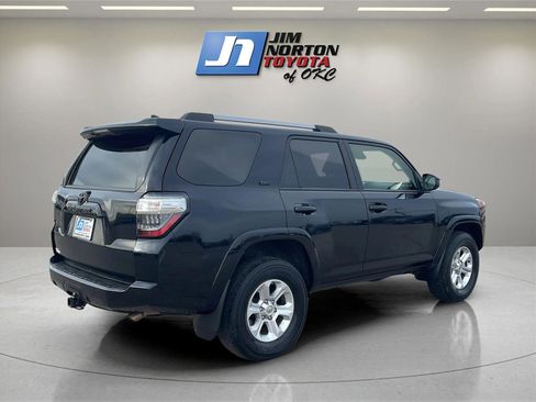 Used 2022 Toyota 4Runner SR5 image 5