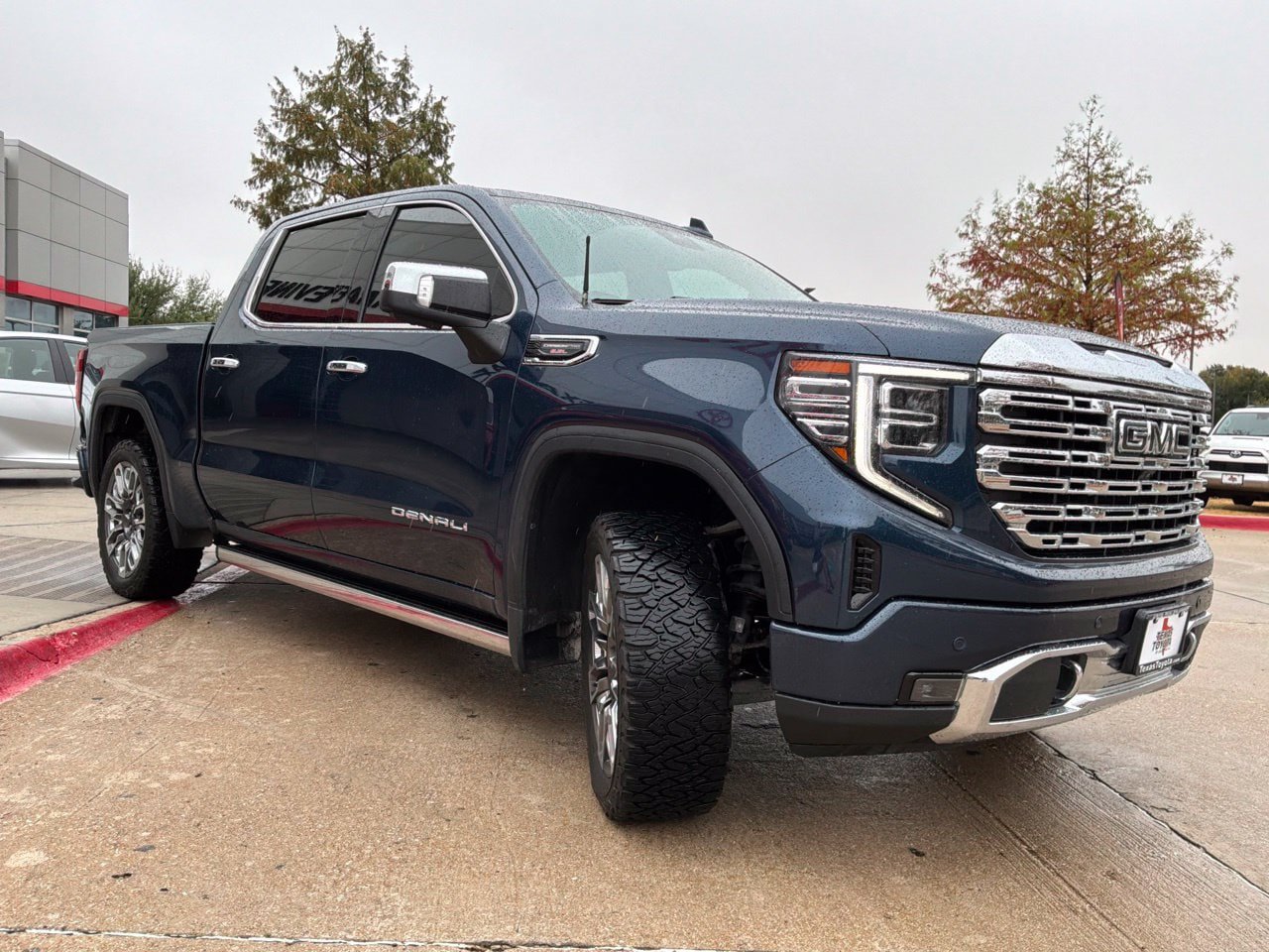 Used 2023 GMC Sierra 1500 Denali w/ Denali Reserve Package AWD/4WD image 4