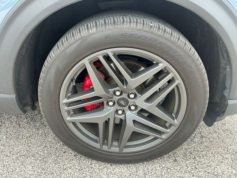 Certified 2025 Ford Explorer ST RWD image 21