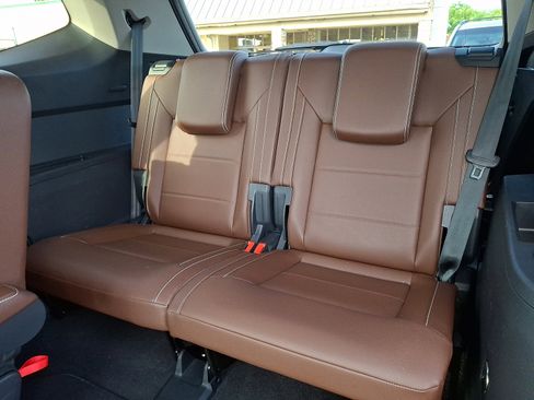Used 2023 Volkswagen Atlas SE AWD/4WD image 11