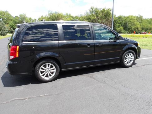 Used 2019 Dodge Grand Caravan SXT FWD image 11