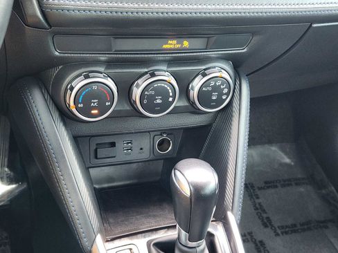 Used 2019 Toyota Yaris XLE FWD image 19