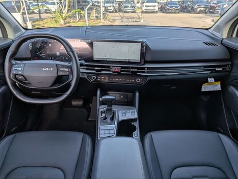 New 2026 Kia Sportage SX FWD image 17
