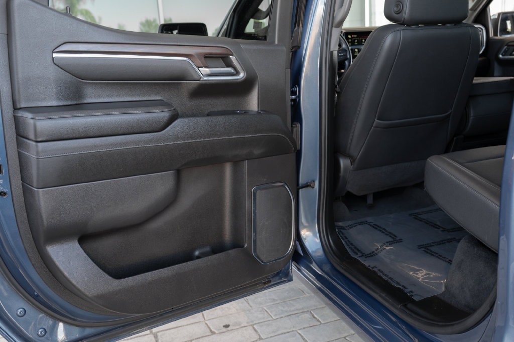 Used 2024 GMC Sierra 1500 SLT AWD/4WD image 38
