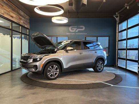 Used 2023 Kia Seltos LX AWD/4WD image 24