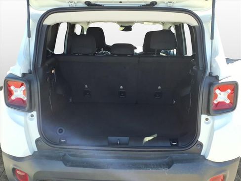 Used 2023 Jeep Renegade Trailhawk AWD/4WD image 10