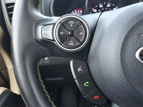 Used 2016 Kia Soul + w/ Designer's Package image 9