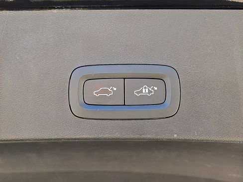 Certified 2023 Volvo XC40 Recharge Plus AWD/4WD image 15