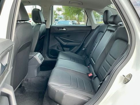 Used 2023 Volkswagen Jetta SEL FWD image 9