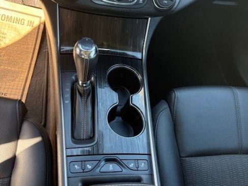 Used 2019 Chevrolet Impala LT w/ LT Convenience Package image 10