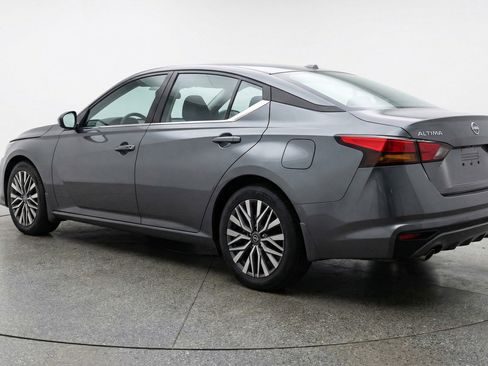 Used 2025 Nissan Altima 2.5 SV image 5