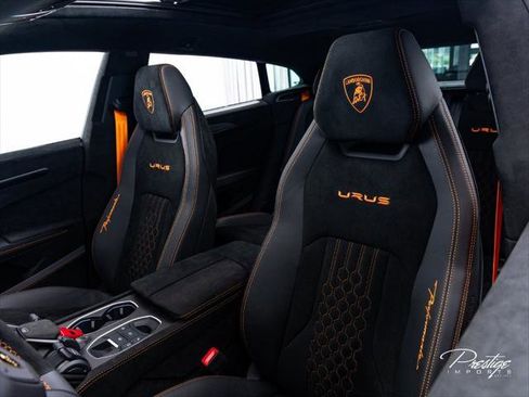 Used 2024 Lamborghini Urus Performante AWD/4WD image 34