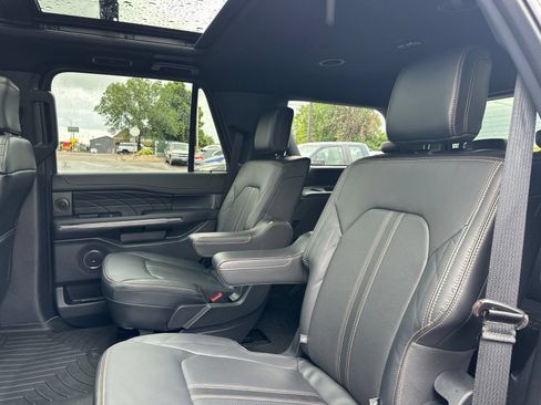 Used 2023 Ford Expedition Platinum AWD/4WD image 27
