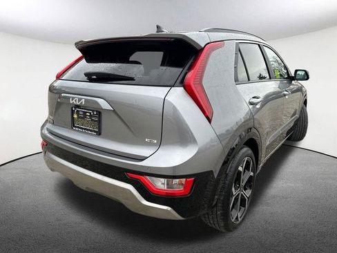 Used 2024 Kia Niro EX Touring image 16