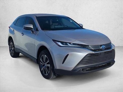 Certified 2023 Toyota Venza LE AWD/4WD image 3