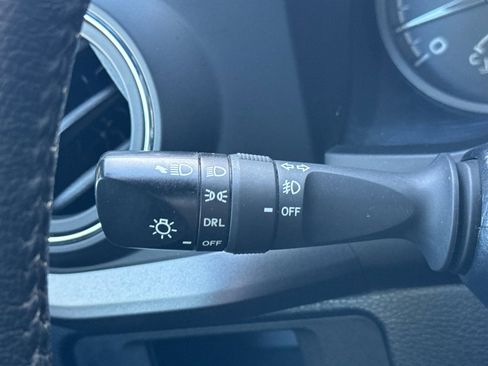 Used 2019 Toyota Tacoma TRD Off-Road image 31