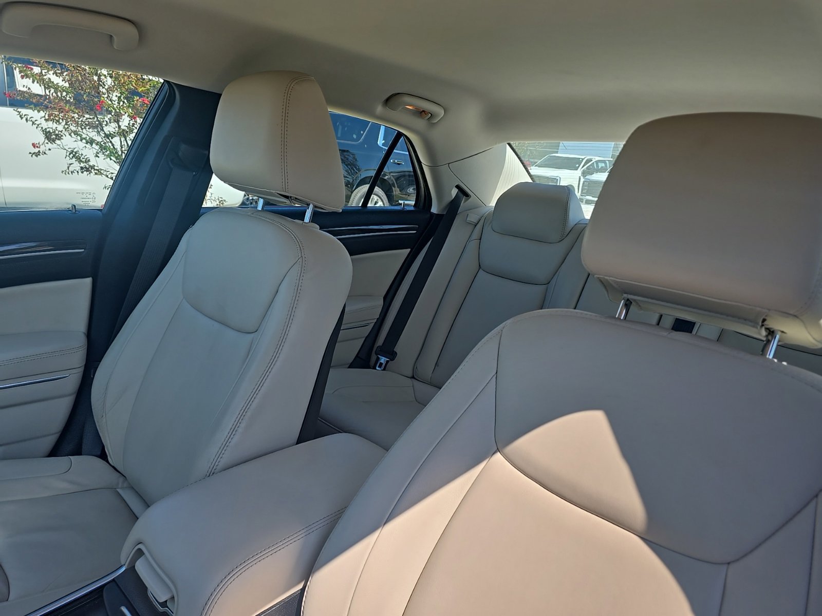 Used 2015 Chrysler 300 Limited RWD image 23