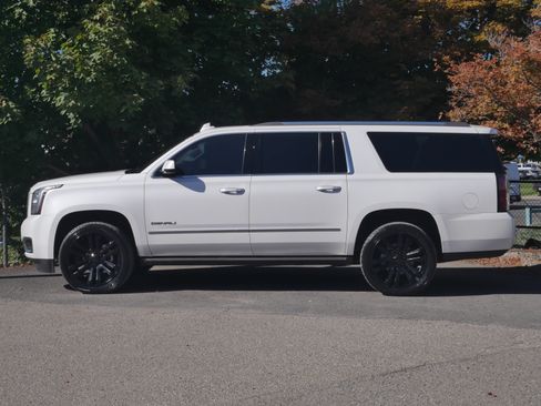 Used 2019 GMC Yukon XL Denali w/ Denali Ultimate Package AWD/4WD image 16