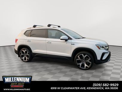 Used 2022 Volkswagen Taos SEL w/ Panoramic Sunroof Package