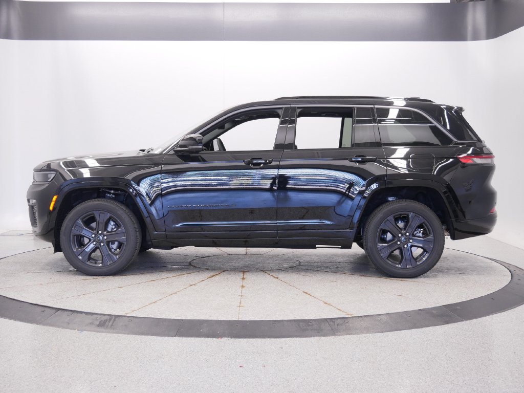 New 2027 Jeep Grand Cherokee Limited AWD/4WD image 2