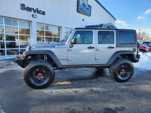 Used 2017 Jeep Wrangler Unlimited Sport image 7