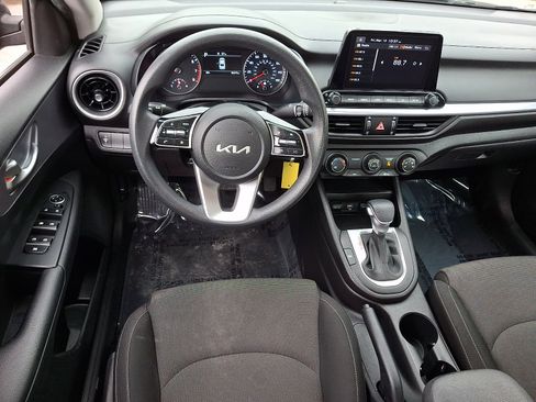 Used 2022 Kia Forte LXS image 11