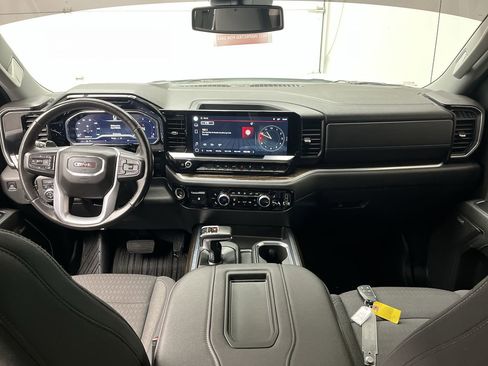 Certified 2022 GMC Sierra 1500 Elevation w/ Preferred Package image 4