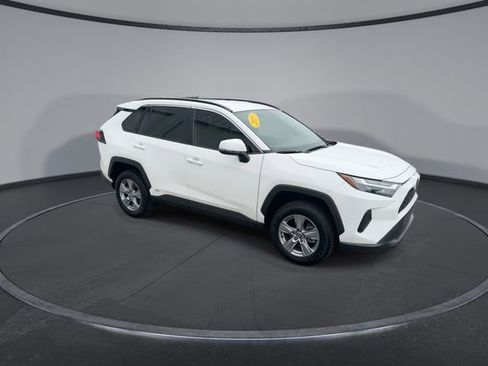 Used 2025 Toyota RAV4 XLE image 3