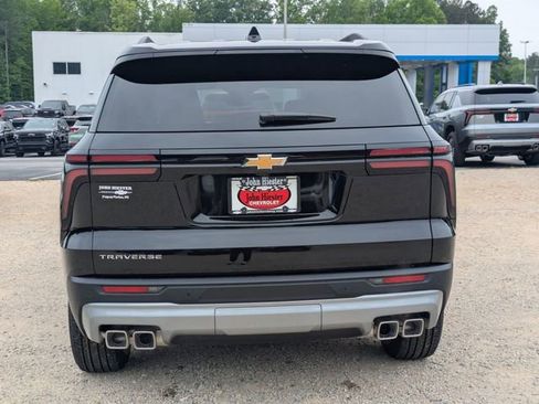 New 2026 Chevrolet Traverse LT FWD image 3