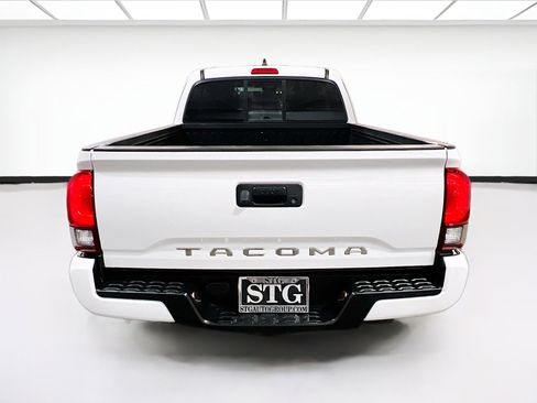 Used 2022 Toyota Tacoma SR w/ SR Convenience Package RWD image 5