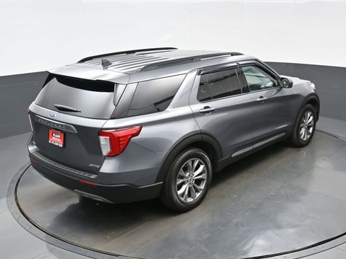 Used 2021 Ford Explorer XLT w/ Equipment Group 202A AWD/4WD image 36