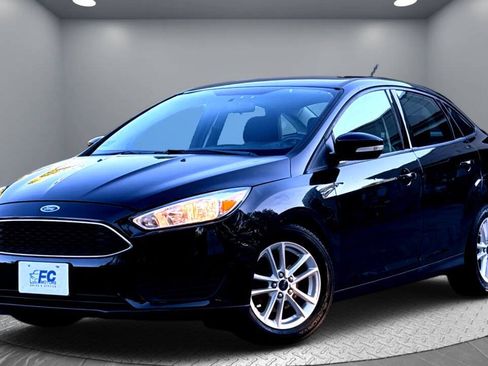 Used 2016 Ford Focus SE FWD image 1