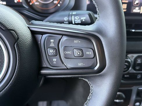 Used 2025 Jeep Wrangler Sport AWD/4WD image 23