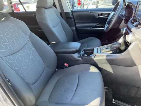 Used 2021 Toyota RAV4 XLE image 27