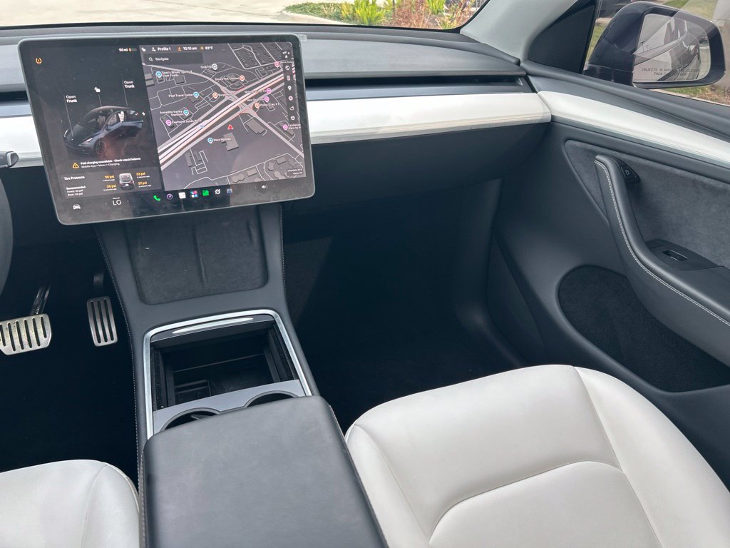 Used 2025 Tesla Model Y Performance AWD/4WD image 21