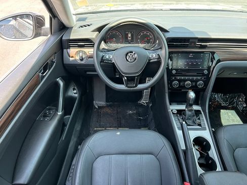 Used 2022 Volkswagen Passat 2.0T FWD image 30