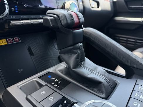Certified 2025 Toyota Tacoma TRD Pro AWD/4WD image 19