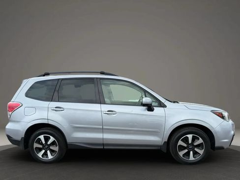 Used 2018 Subaru Forester 2.5i Premium w/ All-Weather Package AWD/4WD image 3